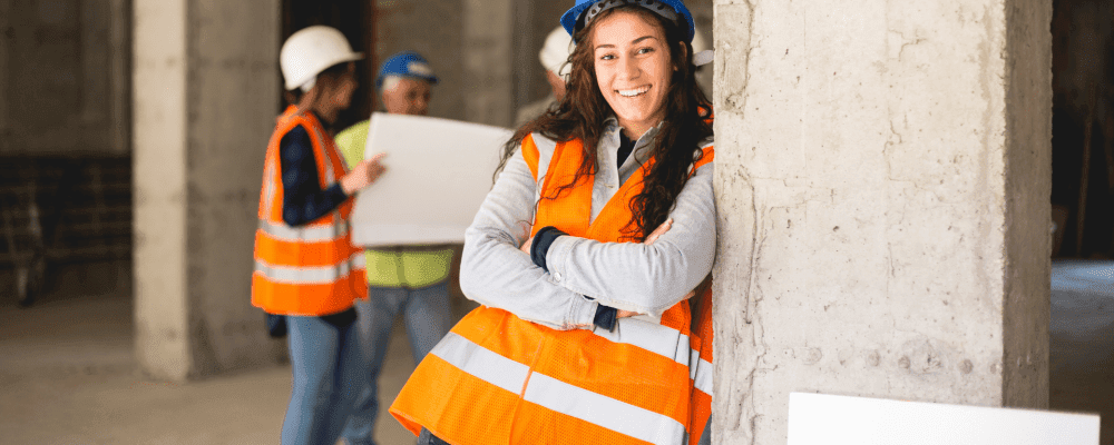 Dieses Foto zeigt eine Person, die eine Ausbildung zum/r  Baustoffprüfer/in absolviert. Dieser Beruf ist sehr wichtig, da er sicherstellt, dass die Materialien, die für Bauvorhaben verwendet werden, sicher und von hoher Qualität sind.